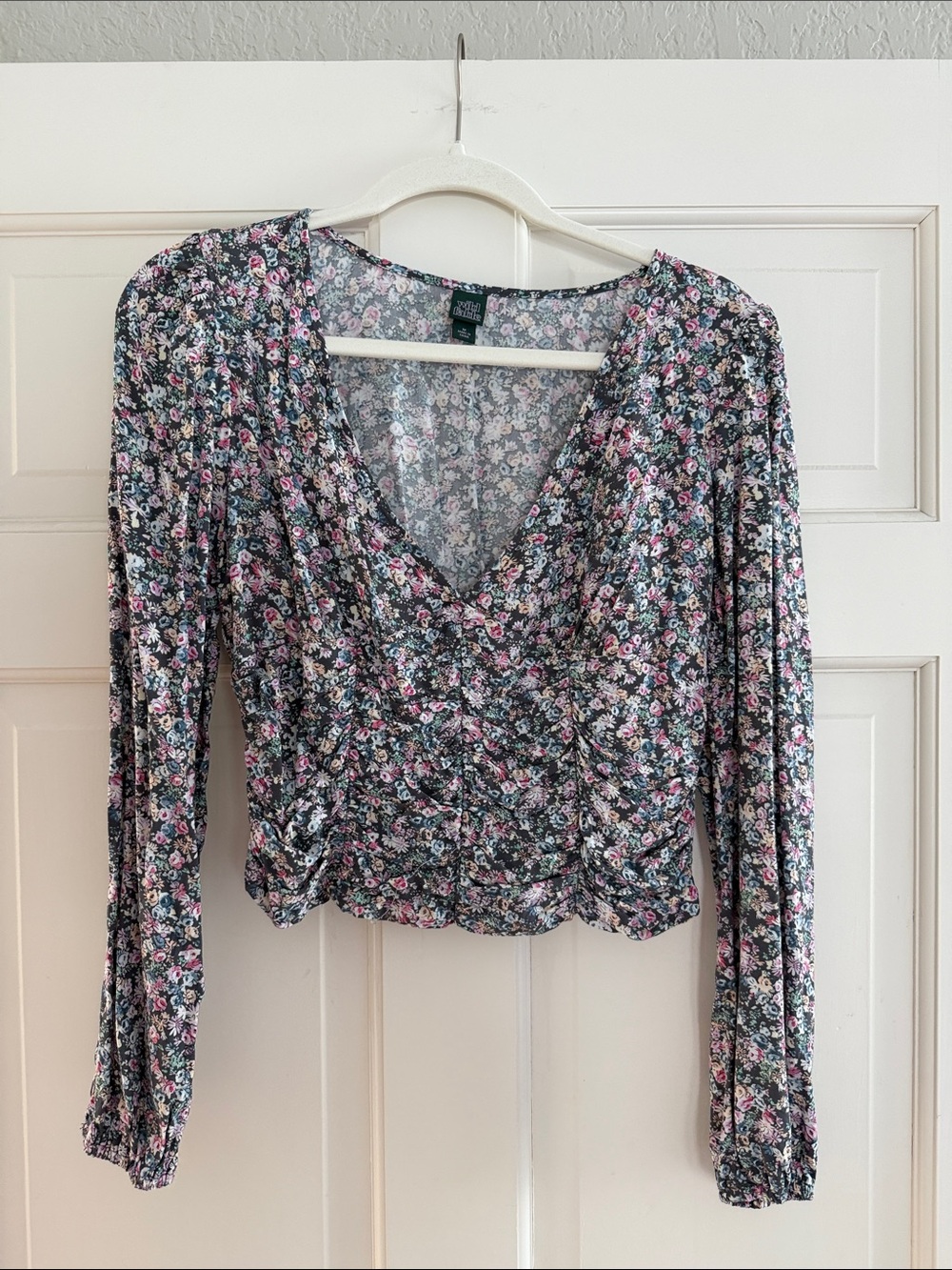 wild fable Black Floral V-Neck Ruched Crop Top